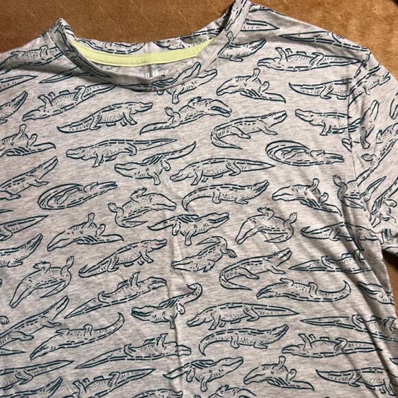 Old Navy Boys XXL (18) Crocodile Gray Green Crew Neck Short Sleeve Shirt (O) - Picture 2 of 4